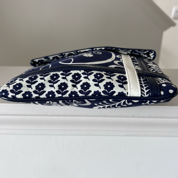 VERA BRADLEY Cross Body Bag Twirly Bird Pattern Flipster Fold Over Purse - Picture 5 of 9